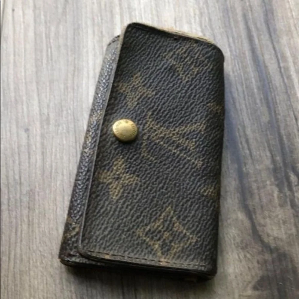 Louis Vuitton Monogram Key Holder/Wallet #368💥PRICE DROP💥